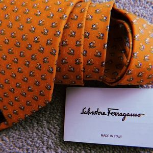 SALVATORE FERRAGAMO PRINT SILK TIE